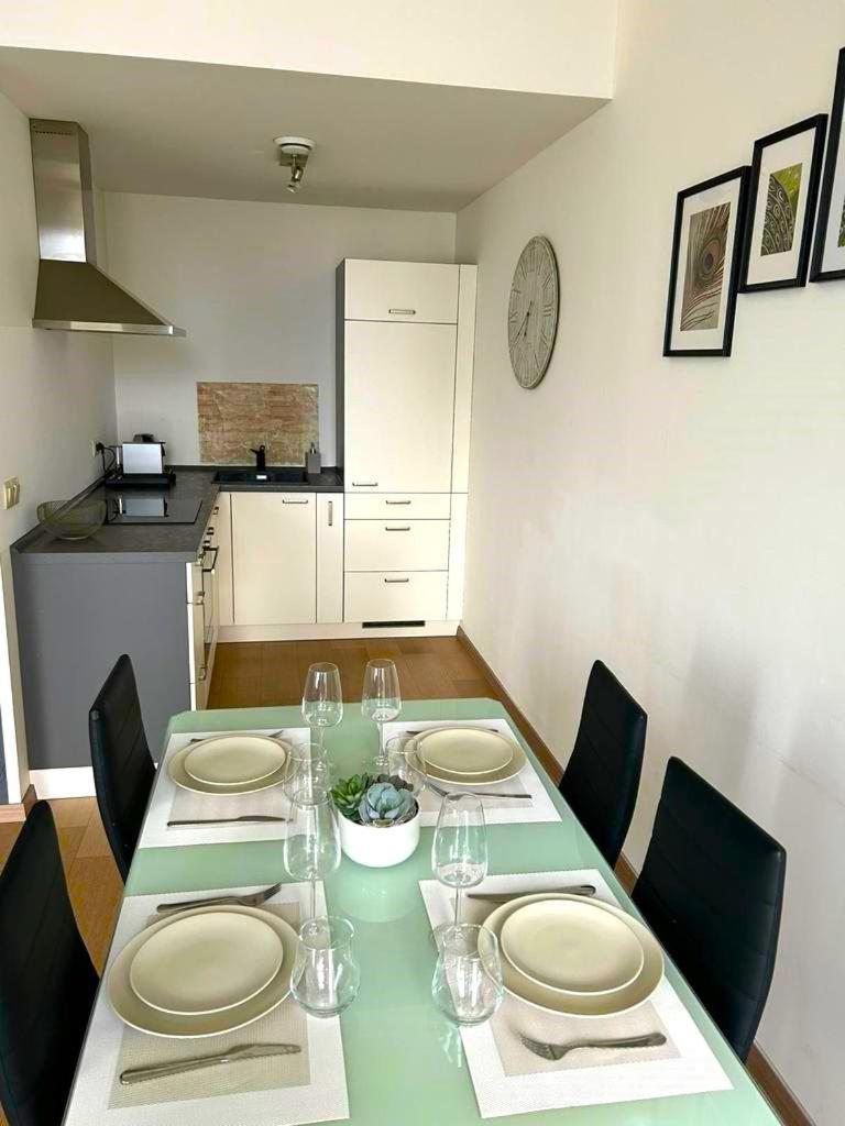 Skau Panorama Family & Business Apartment City View Free Parking 브라티슬라바 외부 사진